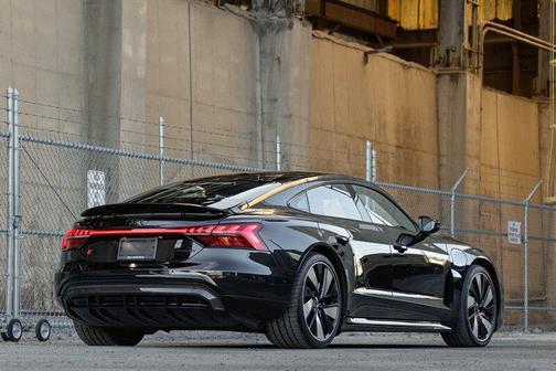 2022 Audi RS e-tron GT quattro