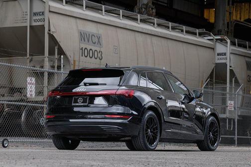 2021 Audi e-tron Premium