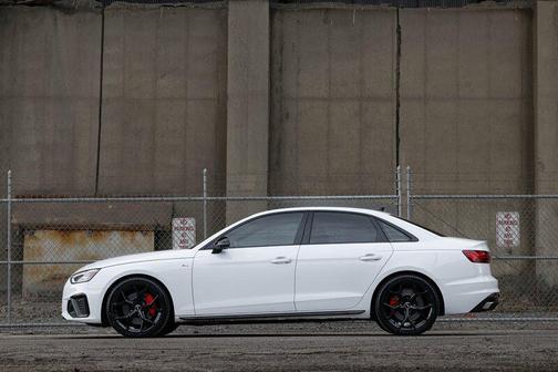 2022 Audi A4 45 S line Premium Plus