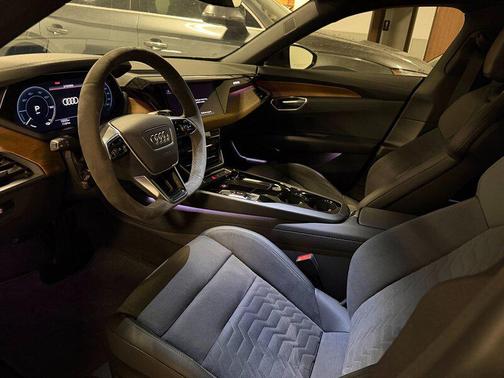 2023 Audi e-tron GT Premium Plus quattro