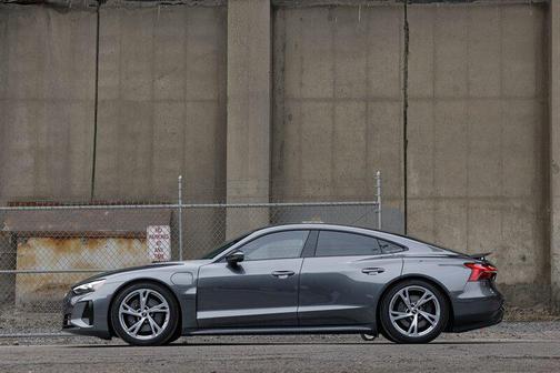 2023 Audi e-tron GT Premium Plus quattro