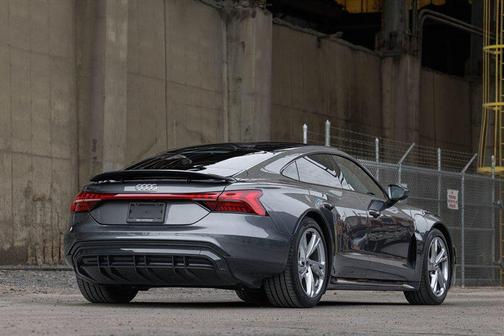 2023 Audi e-tron GT Premium Plus quattro