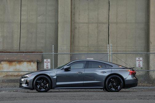 2023 Audi e-tron GT Premium Plus quattro