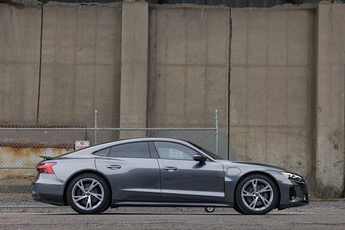 2023 Audi e-tron GT Premium Plus quattro