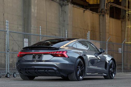 2023 Audi e-tron GT Premium Plus quattro