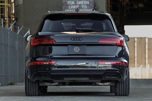 Mythos Black Metallic 2025 Audi Q5 55 S line Premium Plus