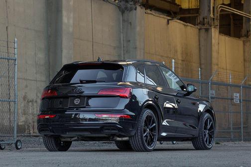 Mythos Black Metallic 2025 Audi Q5 55 S line Premium Plus