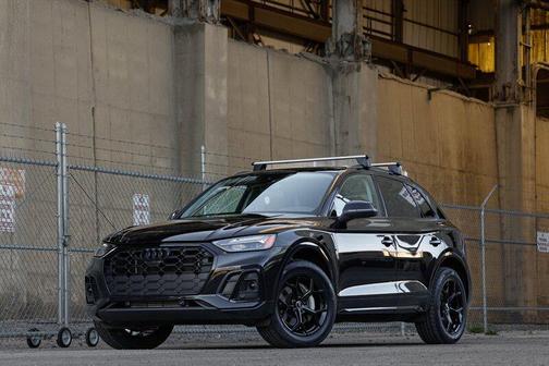 Mythos Black Metallic 2023 Audi Q5 e 55 S line Premium Plus