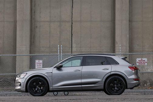 2021 Audi e-tron Premium