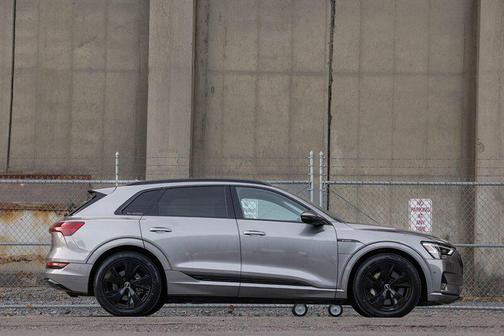 2021 Audi e-tron Premium