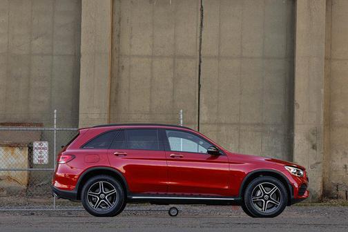 MANUFAKTUR Cardinal Red Metallic 2022 Mercedes-Benz GLC 300 4MATIC