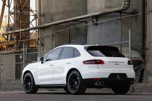 2018 Porsche Macan Macan Sport Edition