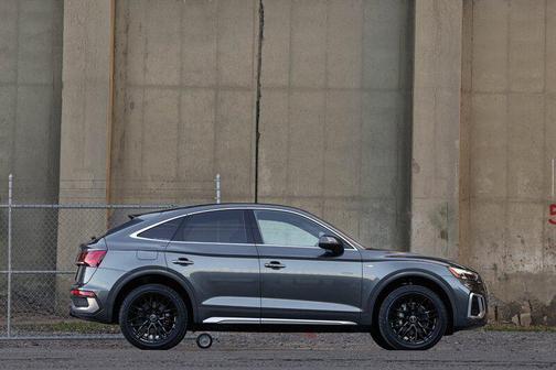 Daytona Gray Pearl Effect 2021 Audi Q5 45 Premium Plus