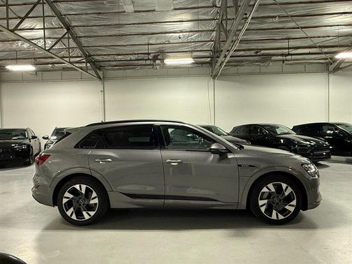 2021 Audi e-tron Premium