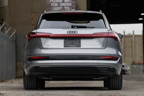 2021 Audi e-tron Premium