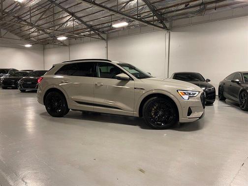2021 Audi e-tron Premium