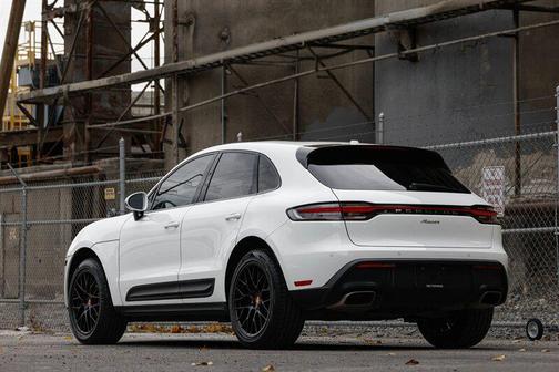 2022 Porsche Macan 