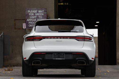 2022 Porsche Macan 