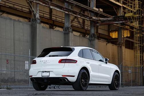 2017 Porsche Macan Turbo