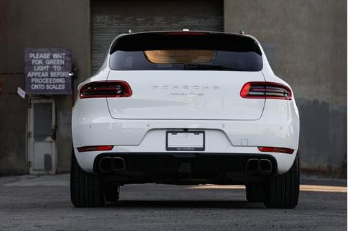 2017 Porsche Macan Turbo