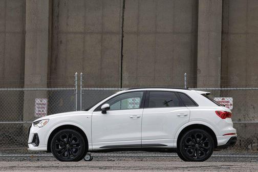 2023 Audi Q3 45 S line Premium Plus
