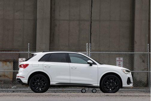 2023 Audi Q3 45 S line Premium Plus