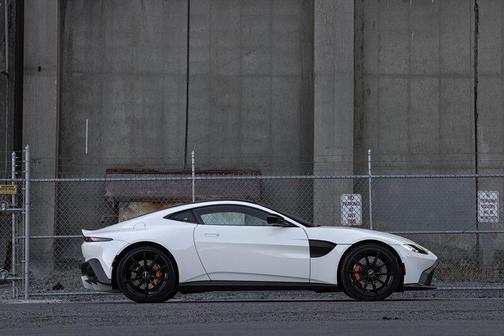 2020 Aston Martin Vantage Base