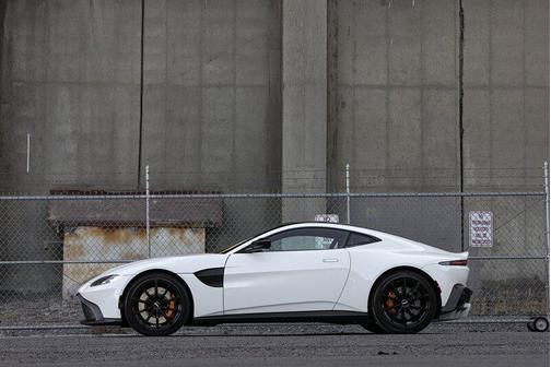 2020 Aston Martin Vantage Base