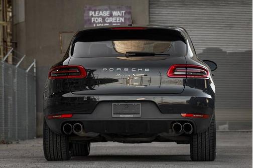 2017 Porsche Macan Base