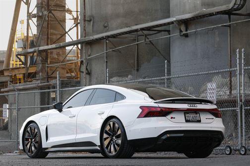 2023 Audi RS e-tron GT quattro