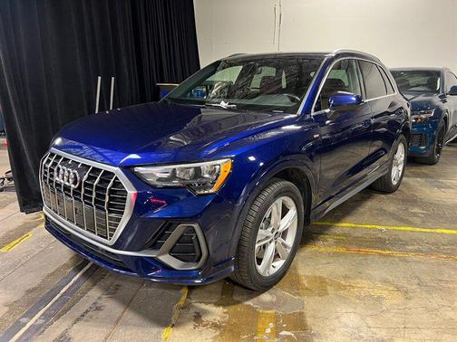 2022 Audi Q3 45 S line Premium