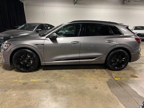 2021 Audi e-tron Premium