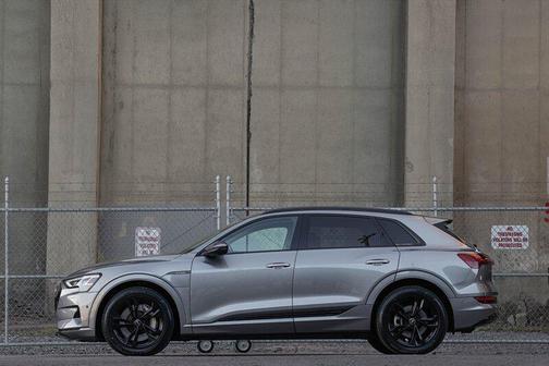 2021 Audi e-tron Premium