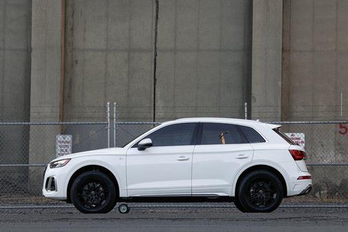 2022 Audi Q5 45 S line Premium Plus