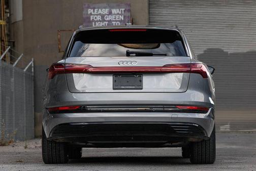 2021 Audi e-tron Premium