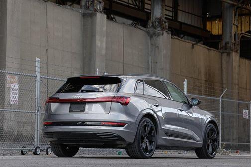 2021 Audi e-tron Premium