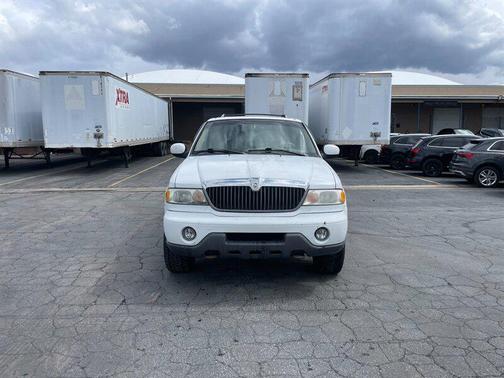 2000 Lincoln Navigator Base