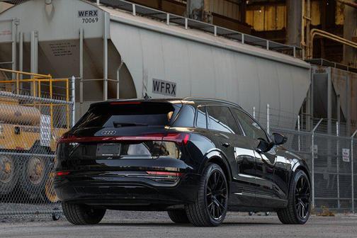 2024 Audi Q8 e-tron Premium