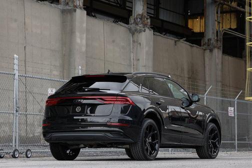 Mythos Black Metallic 2023 Audi Q8 55 Premium