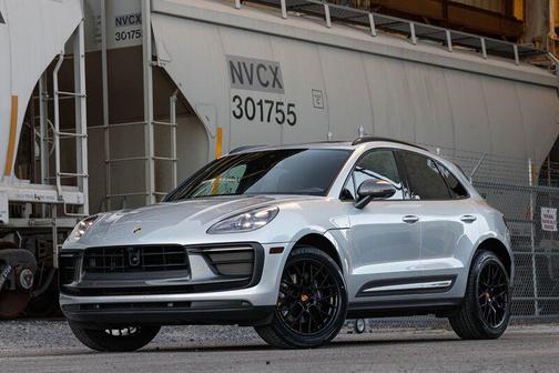 2023 Porsche Macan T