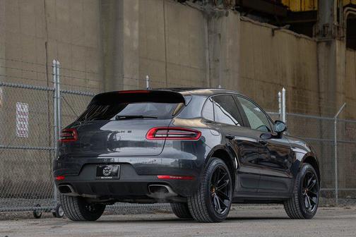 2018 Porsche Macan 