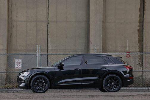 2021 Audi e-tron Premium