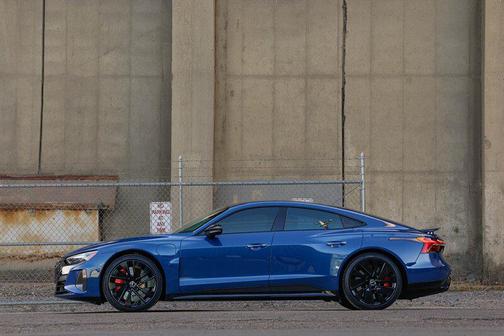 2022 Audi RS e-tron GT quattro