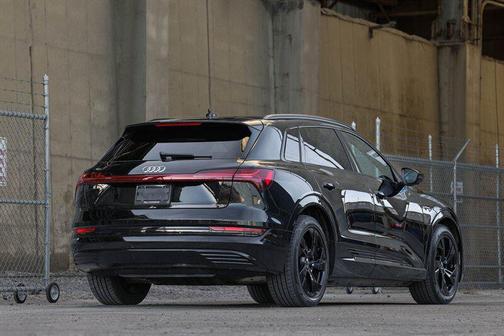 2021 Audi e-tron Premium