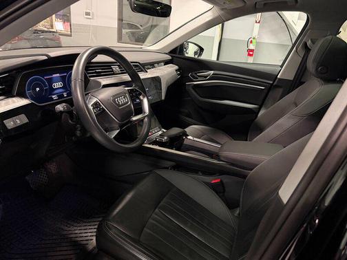 2021 Audi e-tron Premium