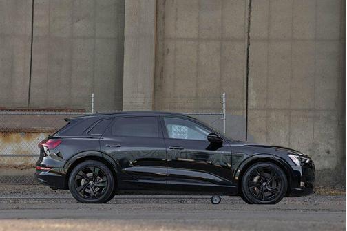 2021 Audi e-tron Premium