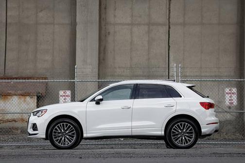 2022 Audi Q3 40 Premium