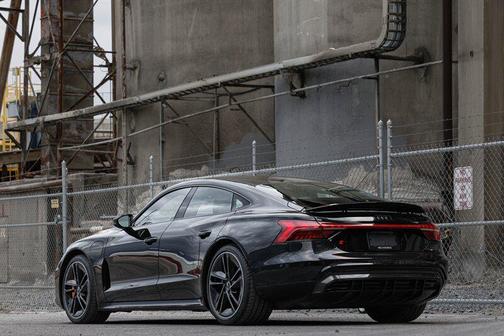 2022 Audi RS e-tron GT quattro