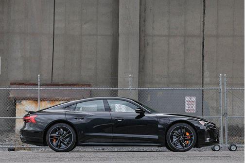 2022 Audi RS e-tron GT quattro