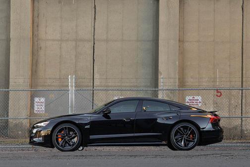 2022 Audi RS e-tron GT quattro